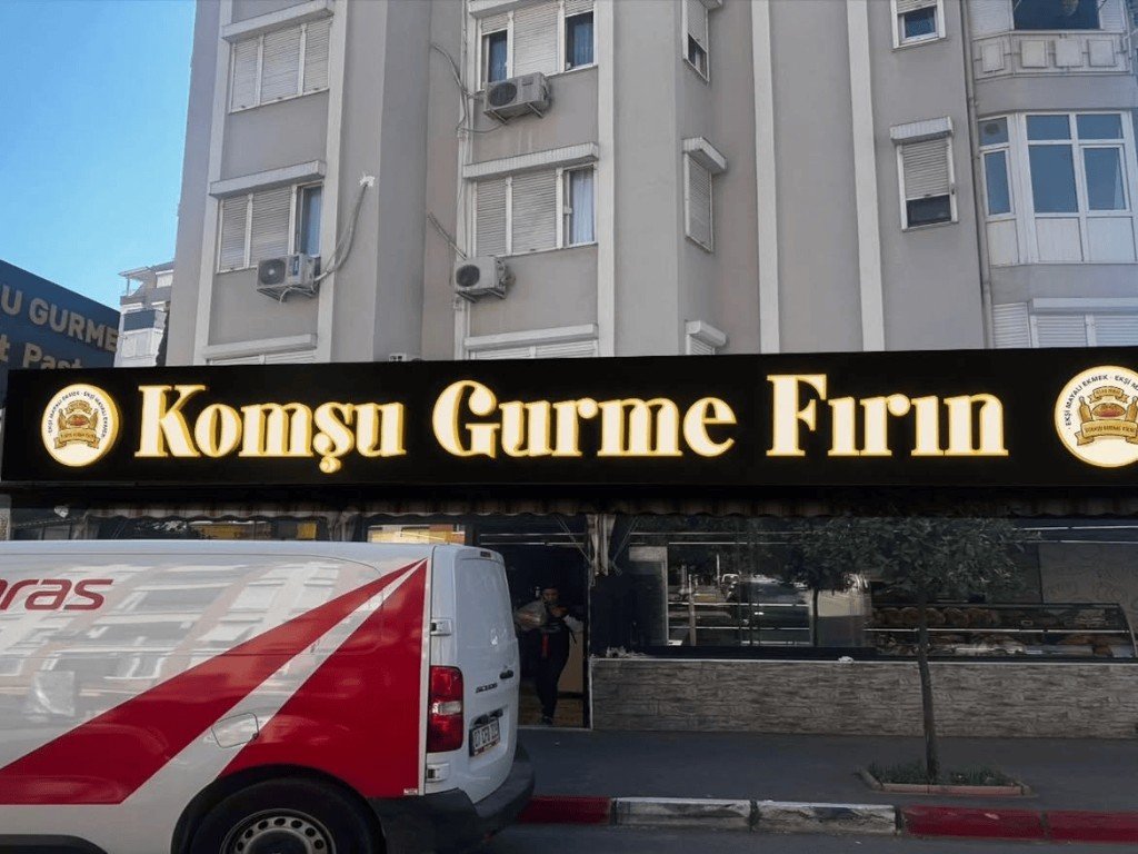 Komşu Gurme Fırın Tabela